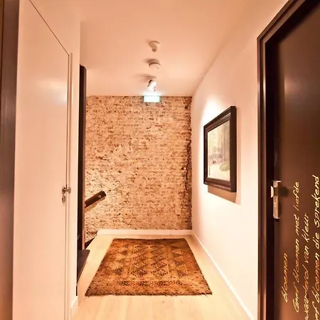 Ginny's Op De Grote Markt Apartment